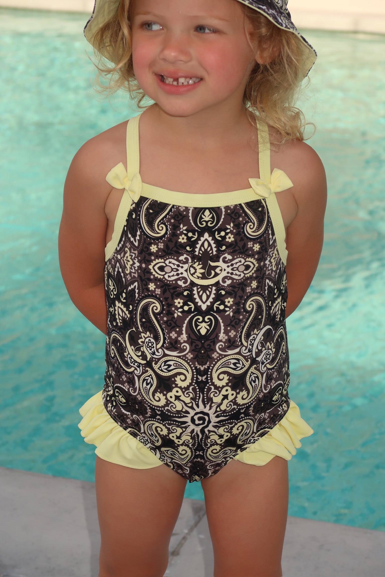 ARIZONA SWIMSUIT & HAT